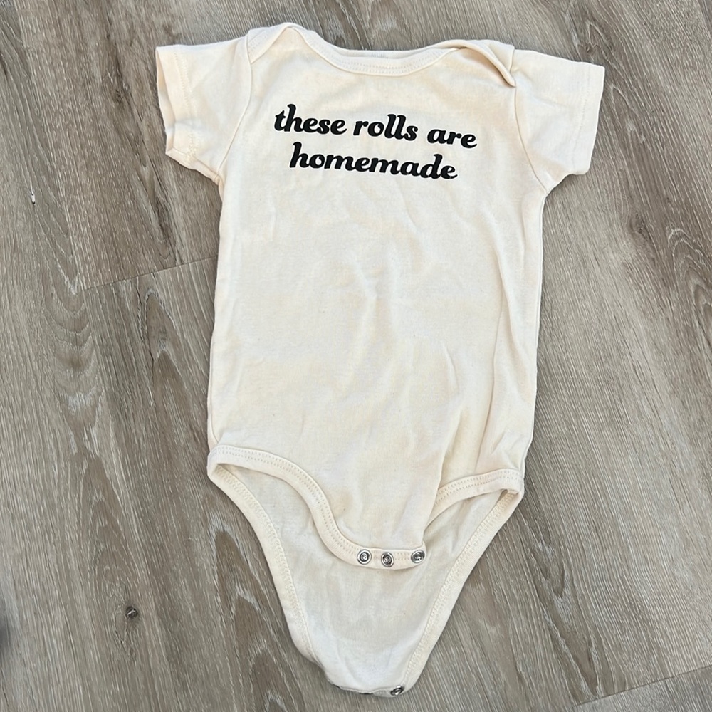 Aspen + Co. Homemade Rolls bodysuit size 9-12 Months